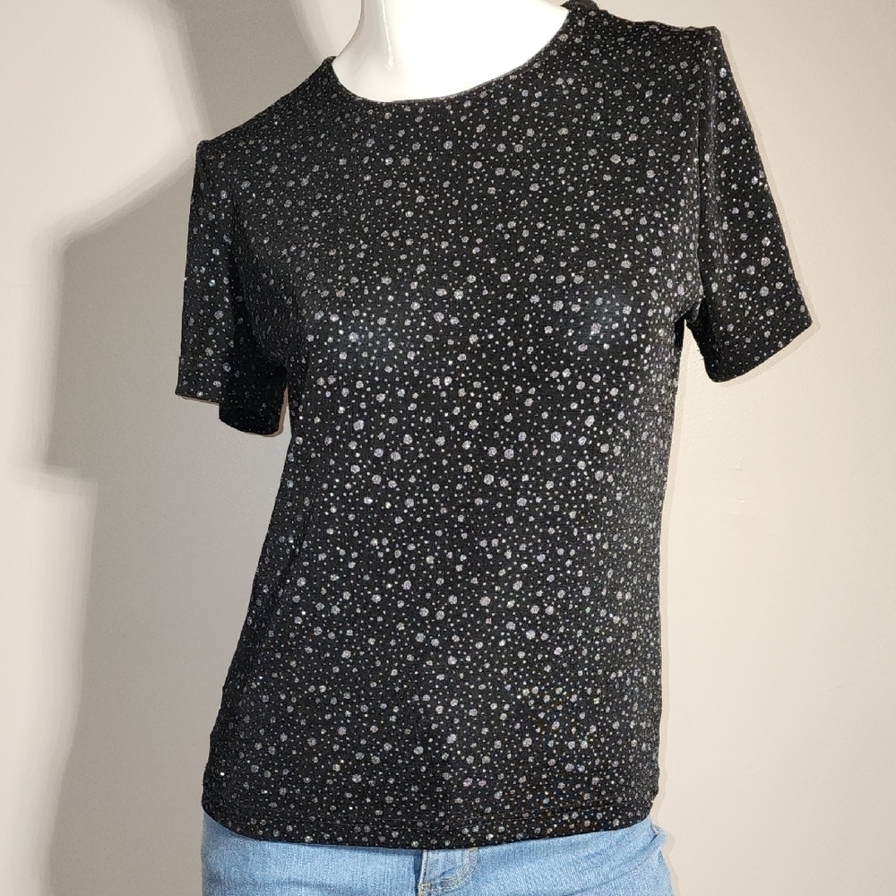 Elegant Black and Gray Speckled Short Sleeve Top